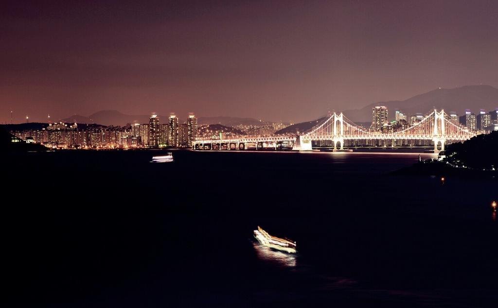 Champ Hostel Busan Bagian luar foto