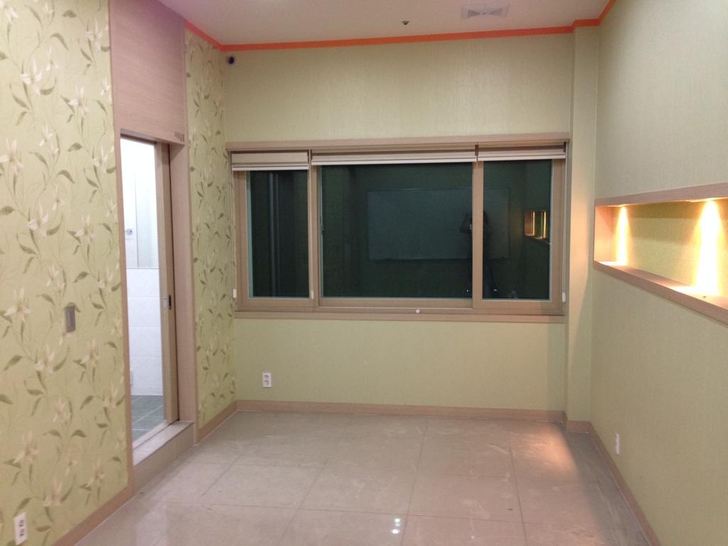 Champ Hostel Busan Bagian luar foto